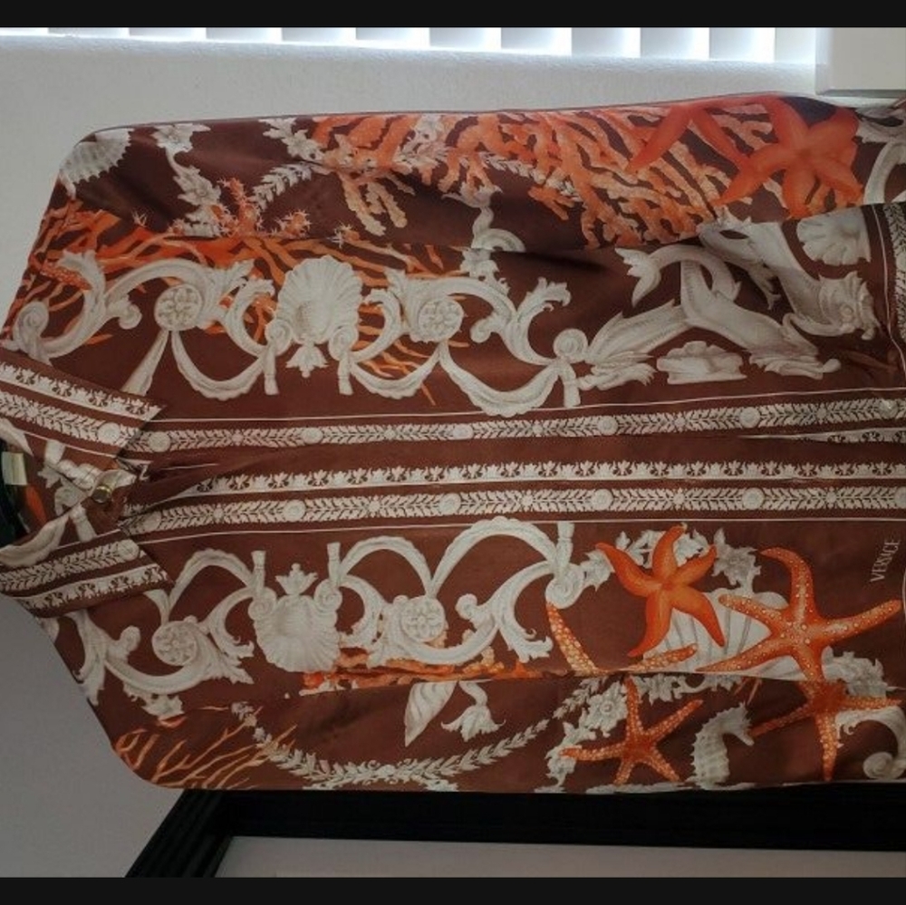 💯% Authentic VERSACE Silk BLOUSE Madonna✨️ Excellent Condition S. 40 EUR  US 4 - Picture 4 of 4